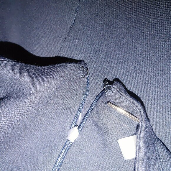 T Tahari Size 10 Dress Navy Blue Sleeveless Bodycon Style  Sheer Striped Detail - Picture 10 of 10